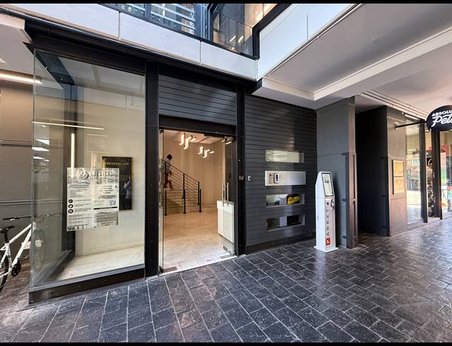 73M² OFFICE TO LET IN PARKTOWN NORTH